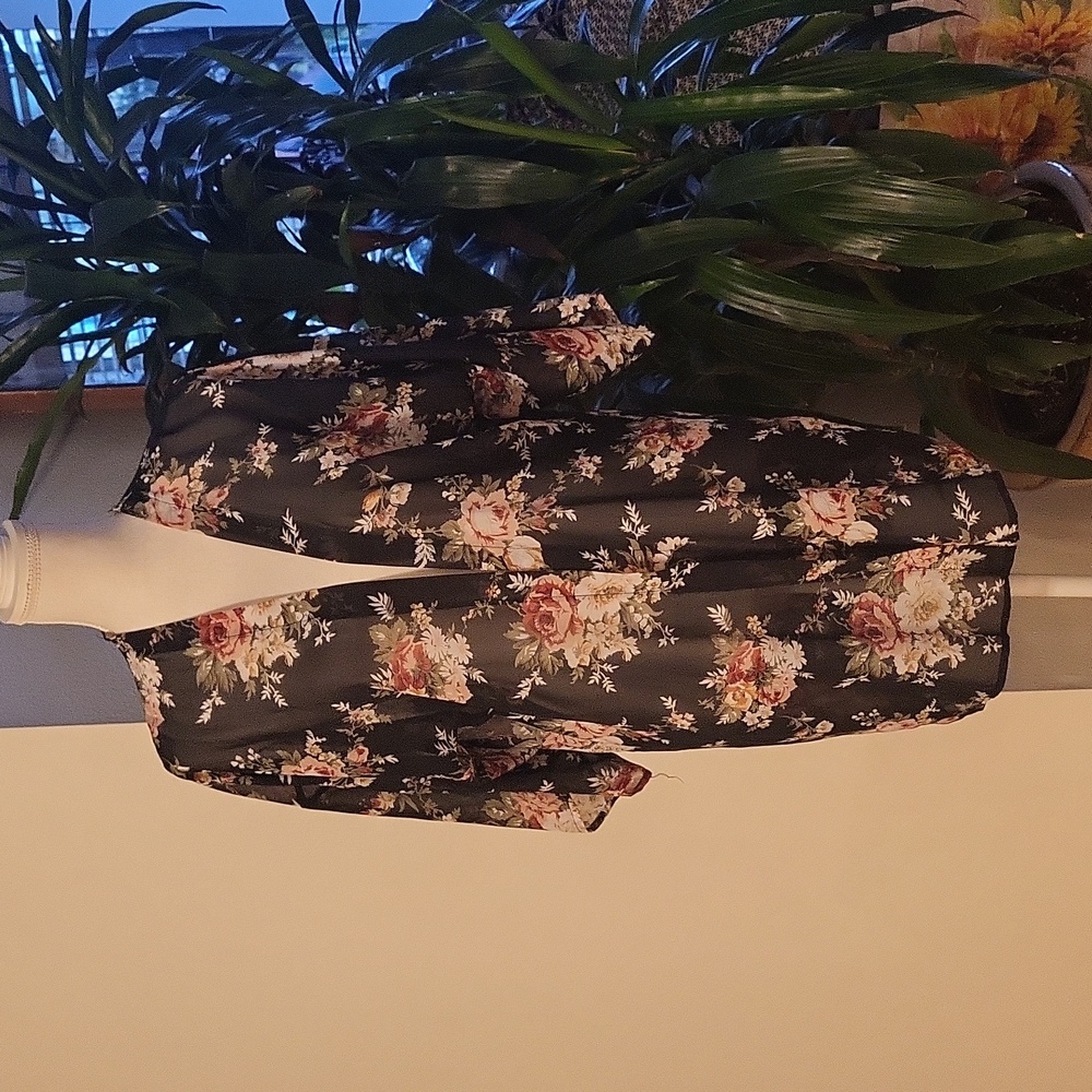 Full Tilt Sheer Floral Robe Short Sleeves